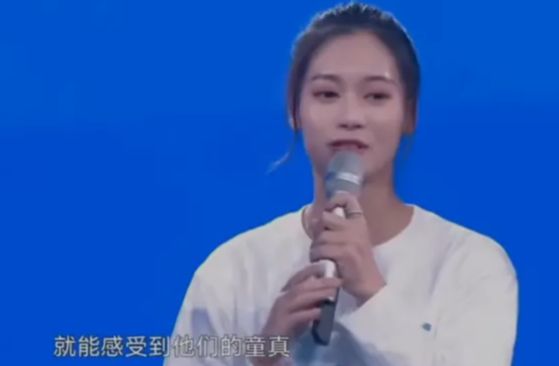 吴柳芳解禁：一夜涨粉百万，这是丑对美发动的一场“侵略战争”！