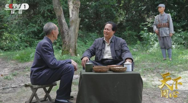 《天下同心》引发追剧潮 老中青观众追剧学历史