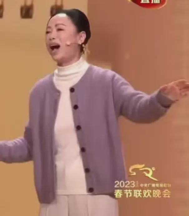 三婚三离，曾绝望到自杀，“最丑天后”黄绮珊，如今判若两人！  第32张