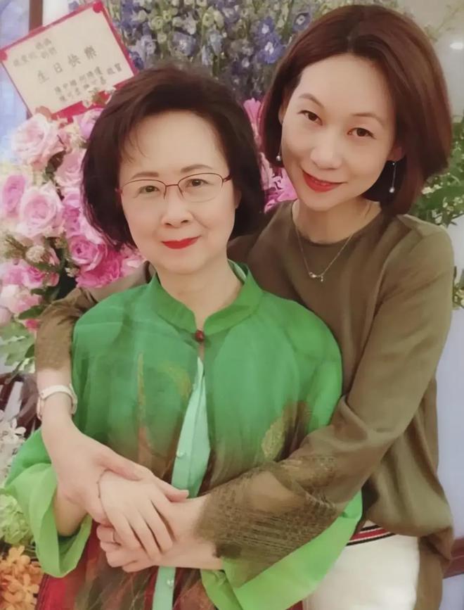 琼瑶儿媳幸运，嫁豪门不靠家境，自由恋爱婆婆不干涉，婚后被信任