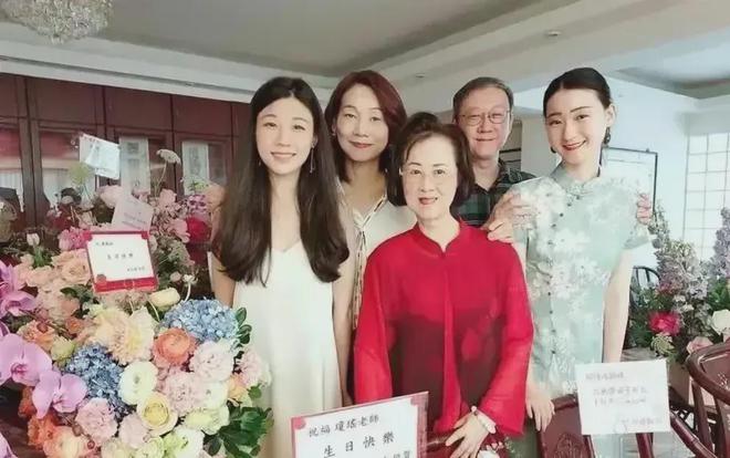 琼瑶儿媳幸运，嫁豪门不靠家境，自由恋爱婆婆不干涉，婚后被信任