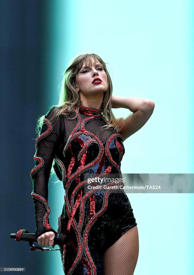 Taylor Swift 时代巡演结束，说她是造型Queen不过分吧？  第17张