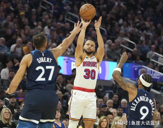 NBA最新排名！两队给湖人送温暖，勇士甩开快船，西部竞争激烈