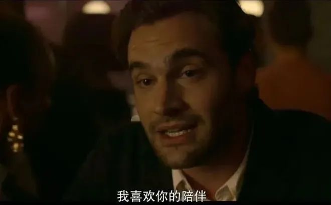 反转再反转！这部Netflix出品的英剧，还挺上头