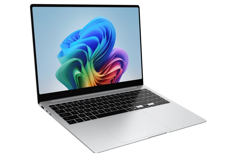 三星推出 Galaxy Book 5 Pro 笔记本电脑，搭载英特尔酷睿 200V 处理器