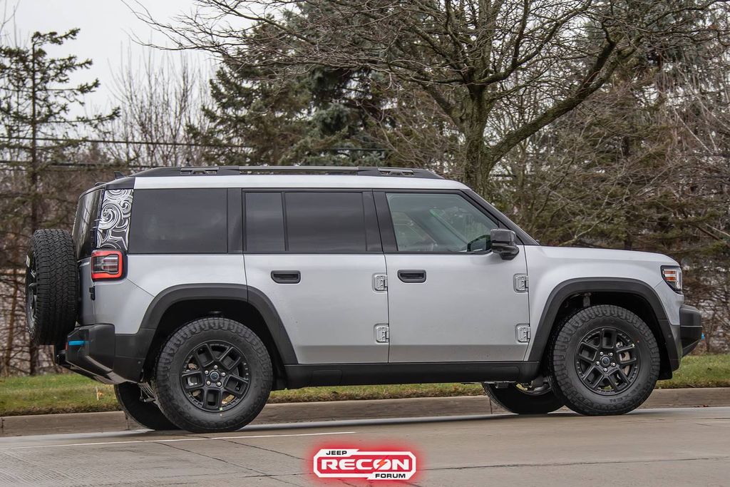 硬派越野：Jeep Recon 纯电 SUV 路测图曝光，预估续航 322 公里  第12张