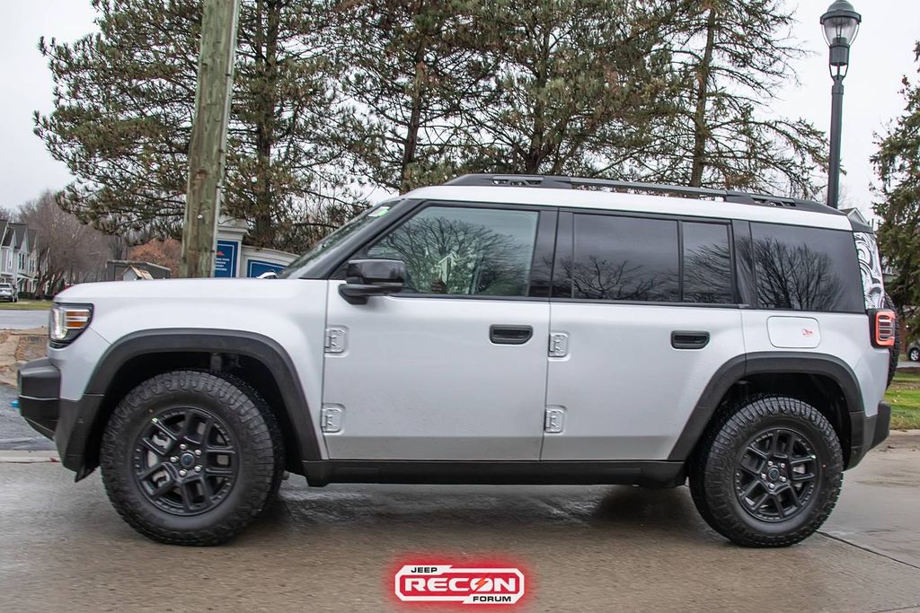 硬派越野：Jeep Recon 纯电 SUV 路测图曝光，预估续航 322 公里  第16张