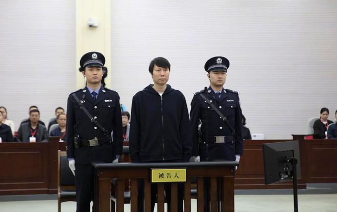 李铁获刑二十年，其家人和其他亲属没有到宣判现场