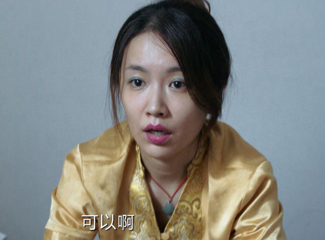 《我是刑警》“按摩女”火了：戏里膀大腰圆，戏外堪称人间尤物