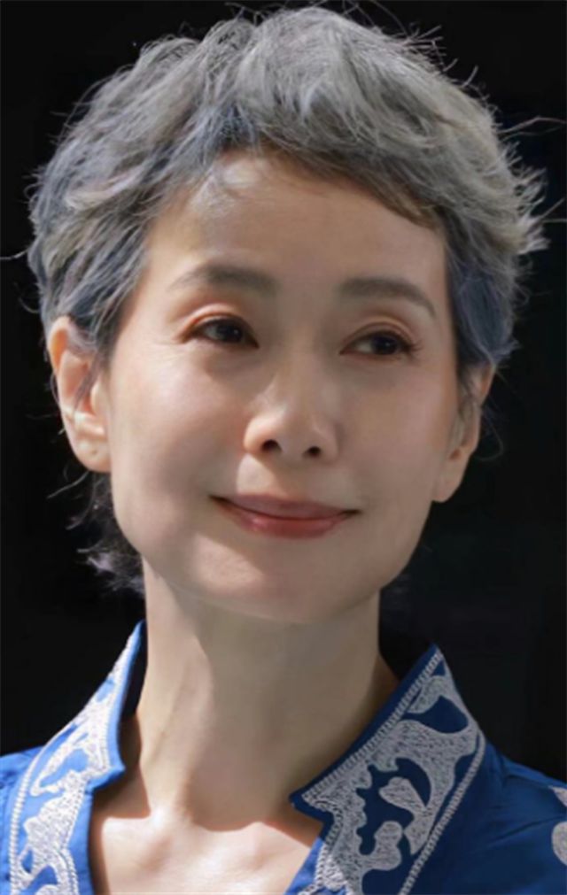 结婚36年无子，容忍丈夫在外找女人，叶童的豪门生活真的幸福吗？