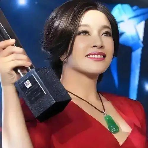 巩俐运动流汗状态好似少女，才惊觉，运动真的是女星们的“宠儿”