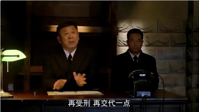 同样是演“特务头子”，将吴站长和高科长放在一起，差距就出来了