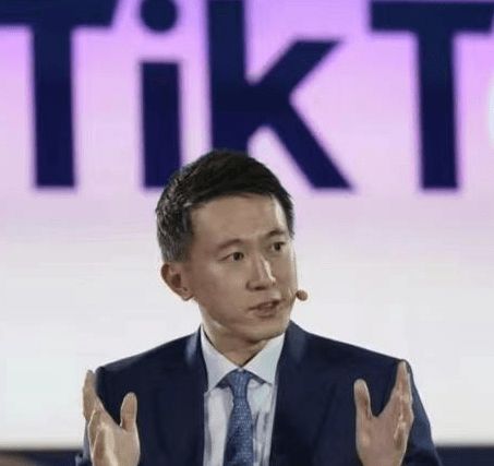 特朗普据悉会见TikTok首席执行官周受资，称“对TikTok有好感”“会研究下”