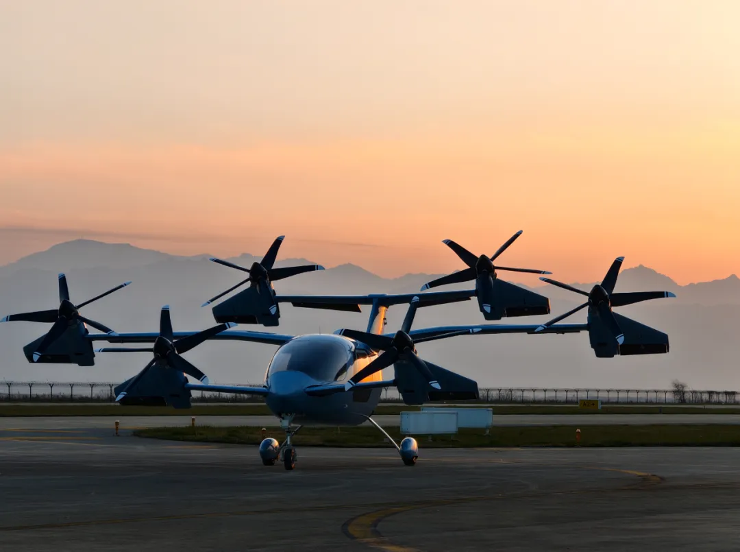 国内首架，全倾转旋翼 eVTOL 鸿鹄 MARK1 工程样机总装下线