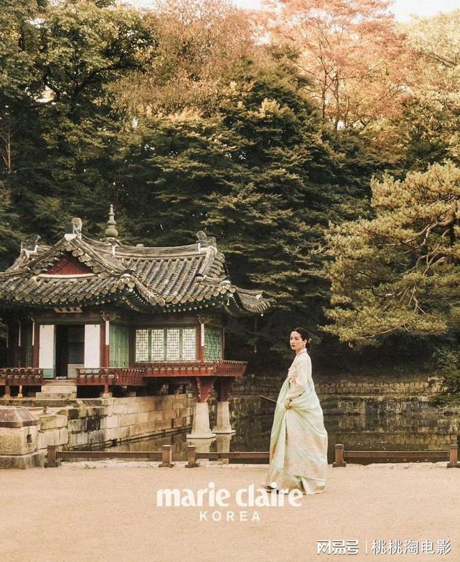 演员金泰梨《marie claire》开年刊大片，身着传统服饰唯美如画  第13张