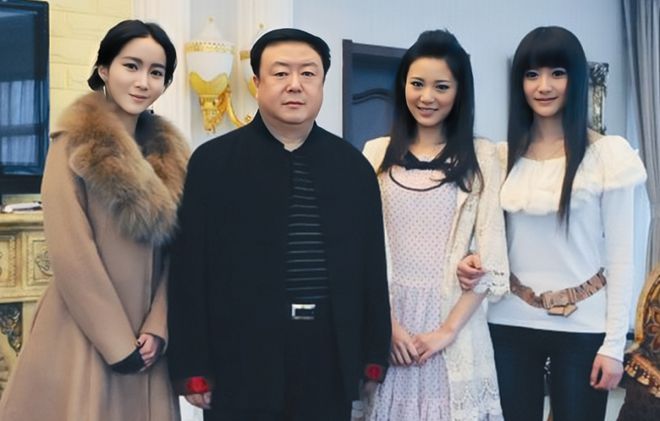 姑父狂砸600万捧红她，如今她却沦为18线网剧演员