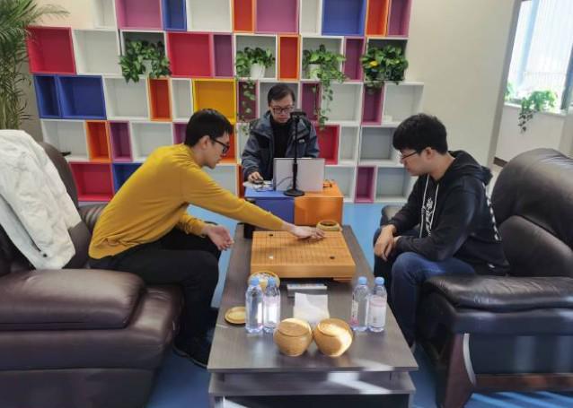 许嘉阳胜檀啸，将与屠晓宇代表中国队出战2025世界最强棋士赛