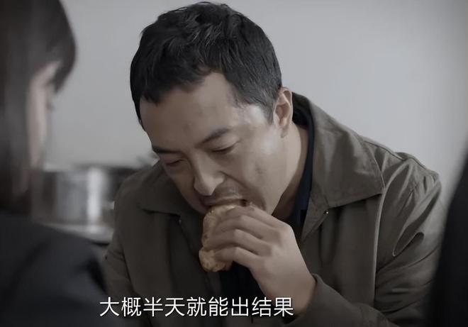 不会吃别尬吃！《我是刑警》富大龙吃面，让人看到假吃演员多离谱