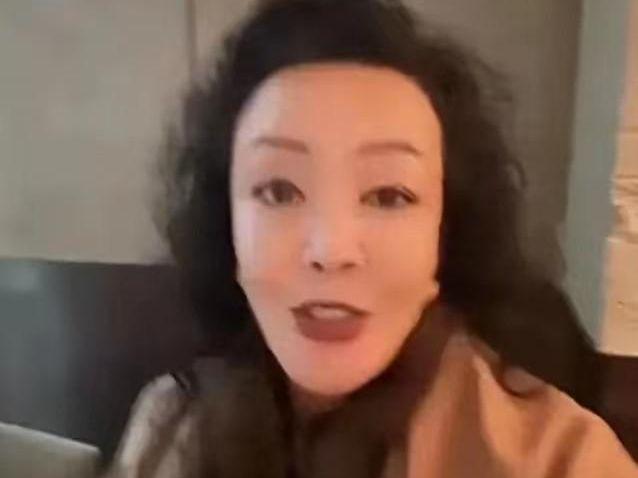 小玥儿小菻菻在学校里经常显摆奶奶张兰，大S想管却无人宾服她！  第6张