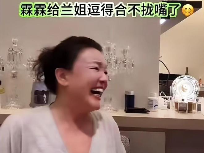 小玥儿小菻菻在学校里经常显摆奶奶张兰，大S想管却无人宾服她！  第11张