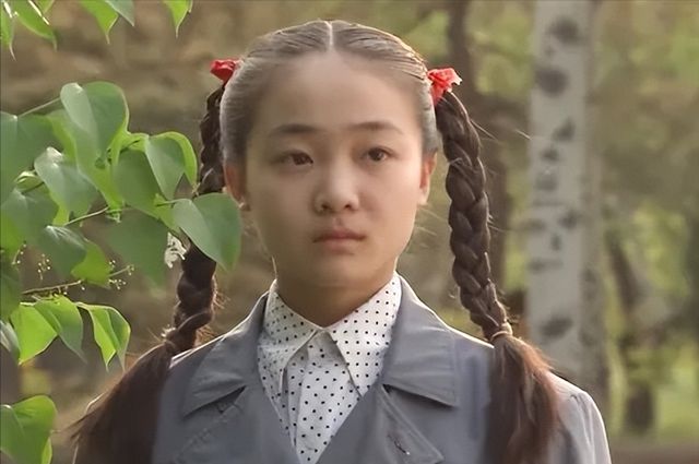 《暖春》“小花”长大变美女，28岁被求婚感动落泪，恭喜祝福！  第14张