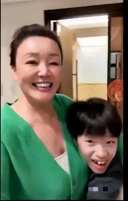 张兰晒孙子后脑勺被汪小菲抱怨，生气反怼–看你快吓成了孙子模样  第18张