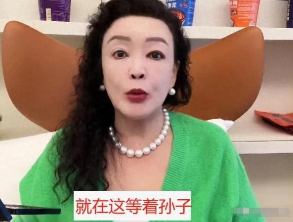 美篇：2024澳门精准正版资料-“好奶奶”张兰遭反噬！没把大S拖下水，反因一举动暴露真实人品  第2张