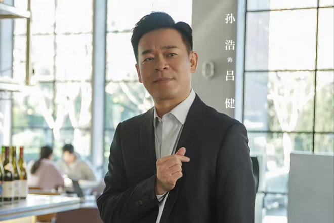 秀色直播：49选一开奖号码-《蔷薇风暴》中隐藏着两位歌手，孙浩上过春晚，徐洁儿撞脸林志玲